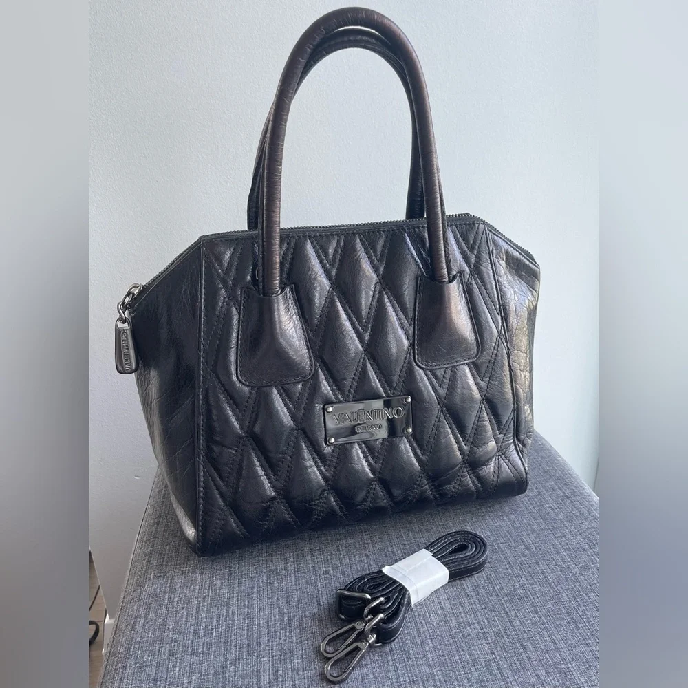 ❗️SOLD❗️ VALENTINO Diamond GIGI Satchel Bag - Picture 6 of 13